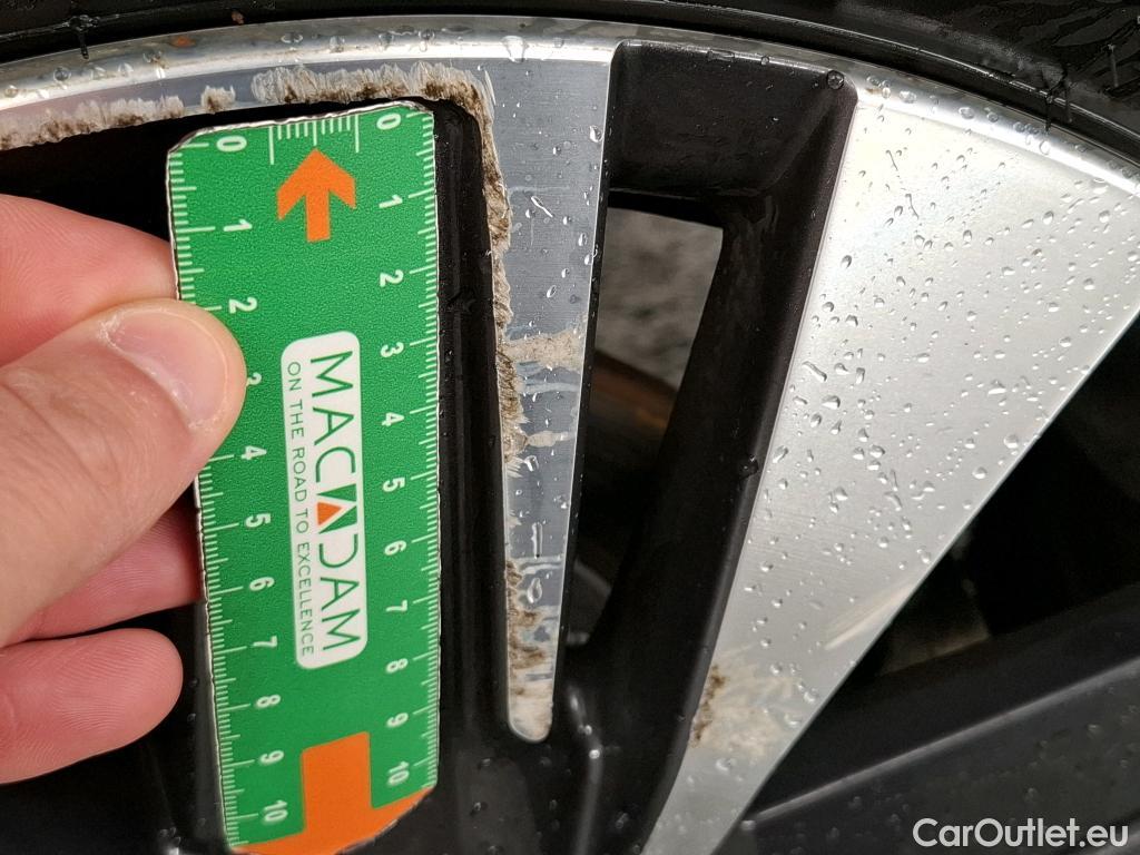  Peugeot  2008  Allure Business 1.2 PureTech 130CV BVA6 E6dT #24