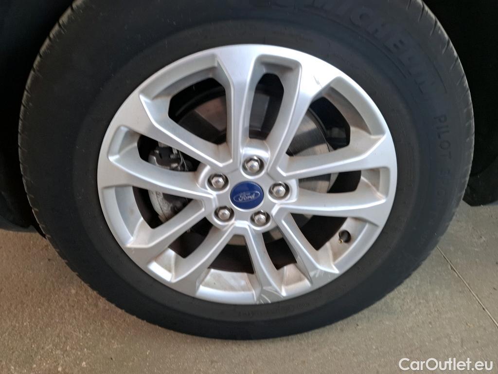  Ford  Kuga FORD  / 2019 / 5P / SUV 190 Hybrid I-AWD(FHEV) Powershi Titanium #26