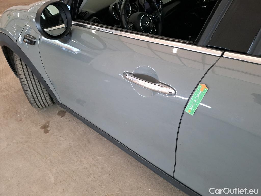  Mini  Cooper MINI Mini / 2021 / 5P / Berline One Edition Camden 102 ch BVA7 #17