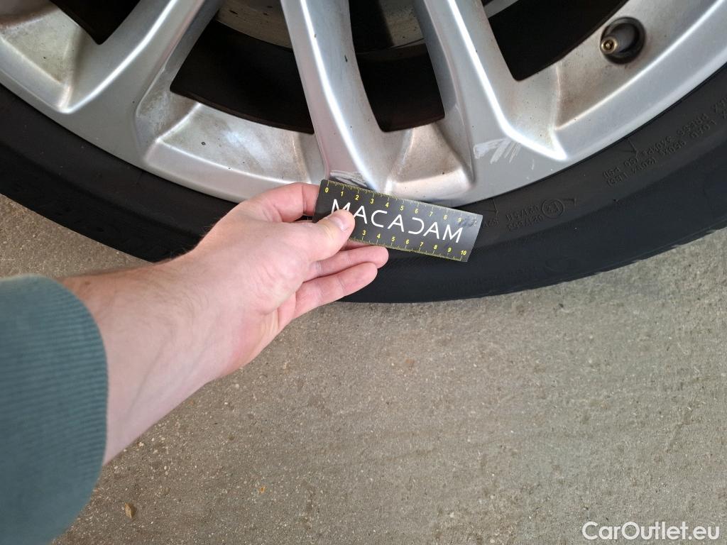  Ford  Kuga FORD  / 2019 / 5P / SUV 190 Hybrid I-AWD(FHEV) Powershi Titanium #27