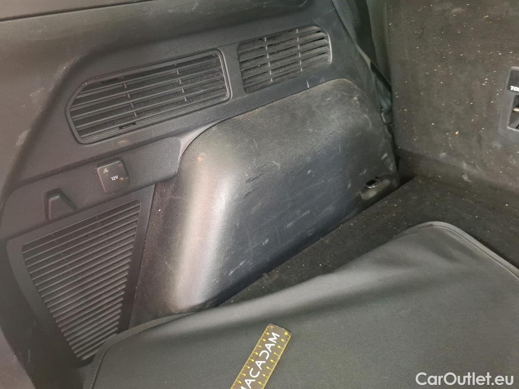  Ford  Kuga FORD  / 2019 / 5P / SUV 190 Hybrid I-AWD(FHEV) Powershi Titanium #58