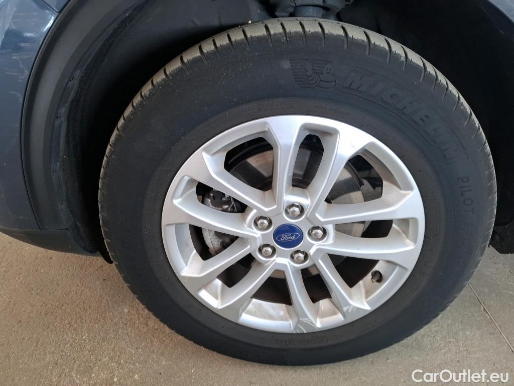  Ford  Kuga FORD  / 2019 / 5P / SUV 190 Hybrid I-AWD(FHEV) Powershi Titanium #25