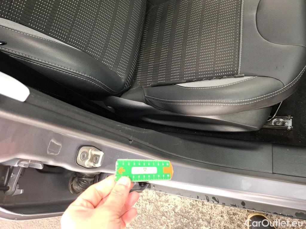  Peugeot  2008  Allure Business 1.2 PureTech 130CV BVA6 E6dT #37