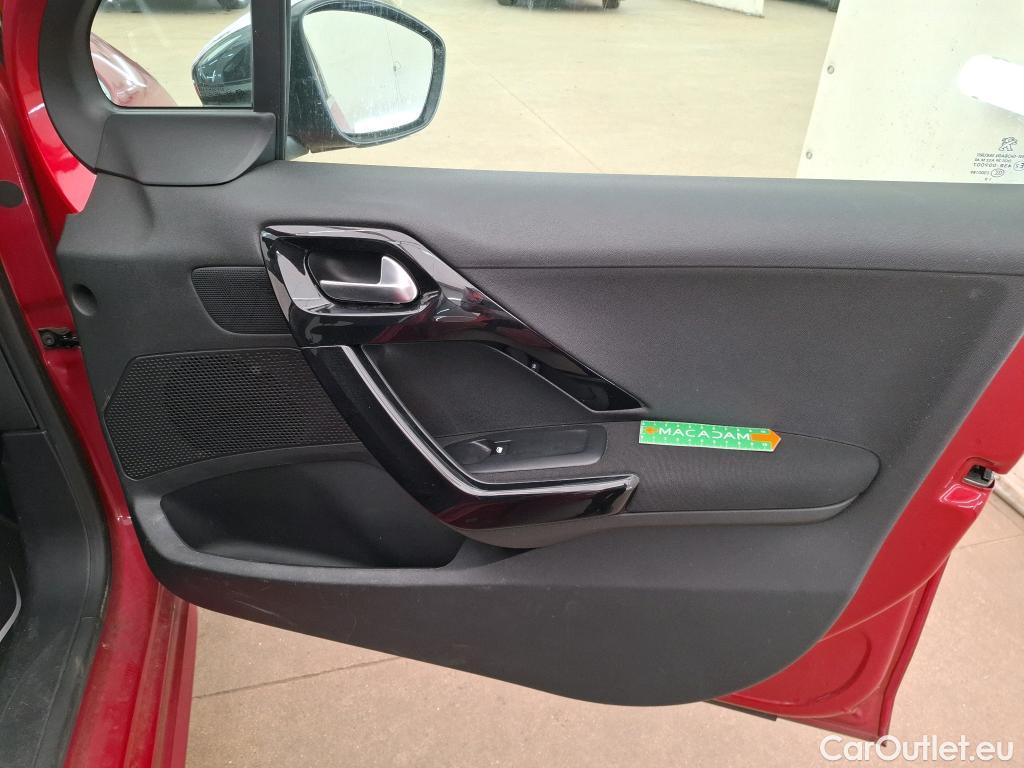  Peugeot  208  Allure Business 1.2 PureTech 110CV BVM6 E6dT #37