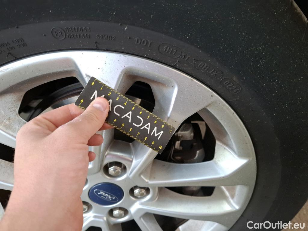  Ford  Kuga FORD  / 2019 / 5P / SUV 190 Hybrid I-AWD(FHEV) Powershi Titanium #39