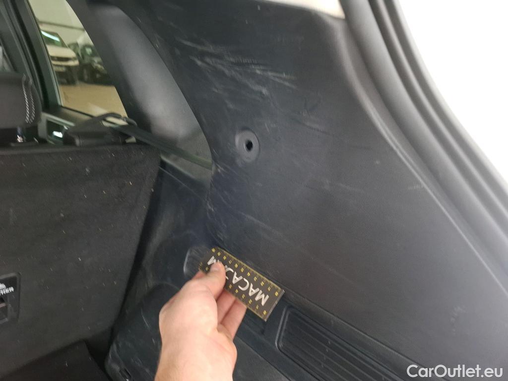  Ford  Kuga FORD  / 2019 / 5P / SUV 190 Hybrid I-AWD(FHEV) Powershi Titanium #47