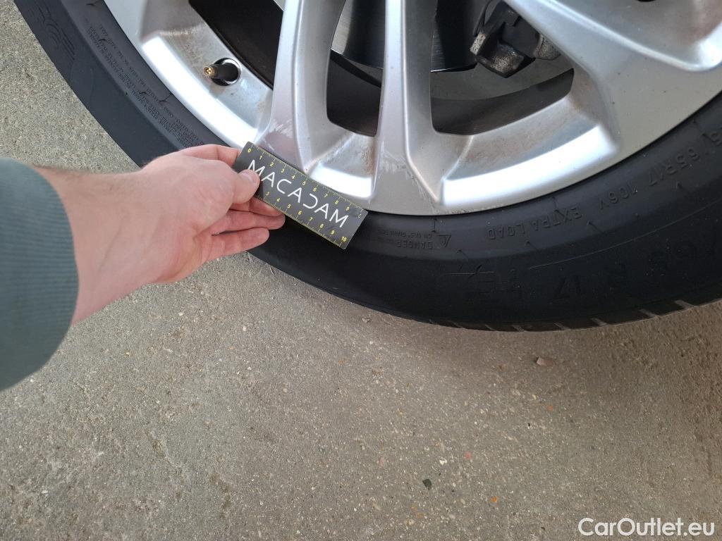  Ford  Kuga FORD  / 2019 / 5P / SUV 190 Hybrid I-AWD(FHEV) Powershi Titanium #46