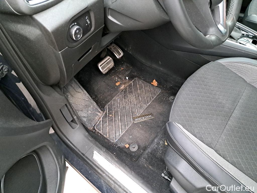  Opel   Grandland X OPEL 5p SUV 1.2 Turbo 130 ch auto Business Innovati #1