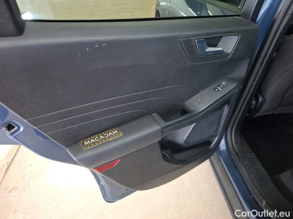  Ford  Kuga FORD  / 2019 / 5P / SUV 190 Hybrid I-AWD(FHEV) Powershi Titanium #70