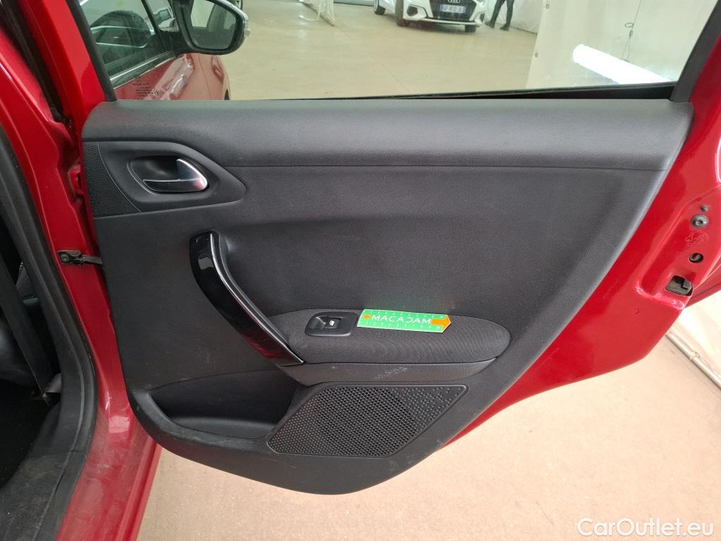  Peugeot  208  Allure Business 1.2 PureTech 110CV BVM6 E6dT #39