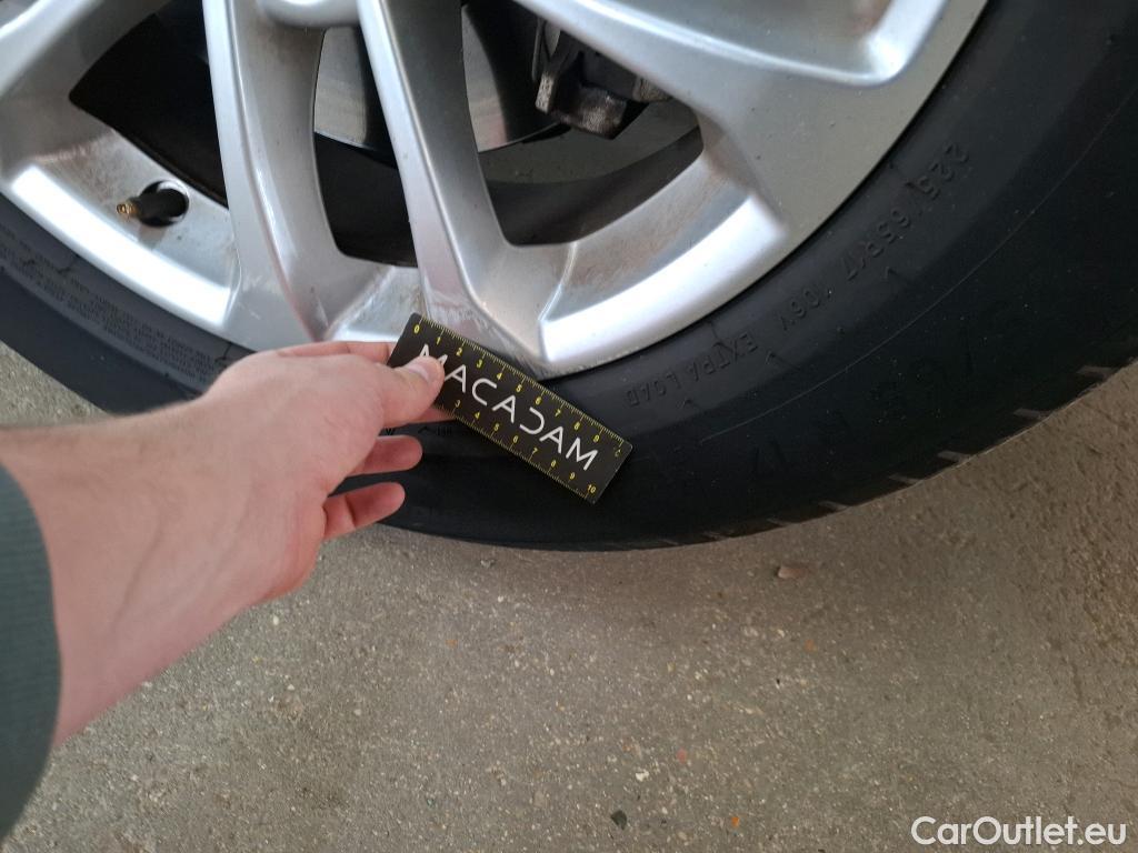  Ford  Kuga FORD  / 2019 / 5P / SUV 190 Hybrid I-AWD(FHEV) Powershi Titanium #42