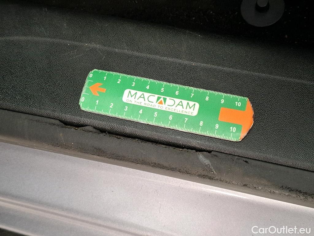  Peugeot  2008  Allure Business 1.2 PureTech 130CV BVA6 E6dT #17