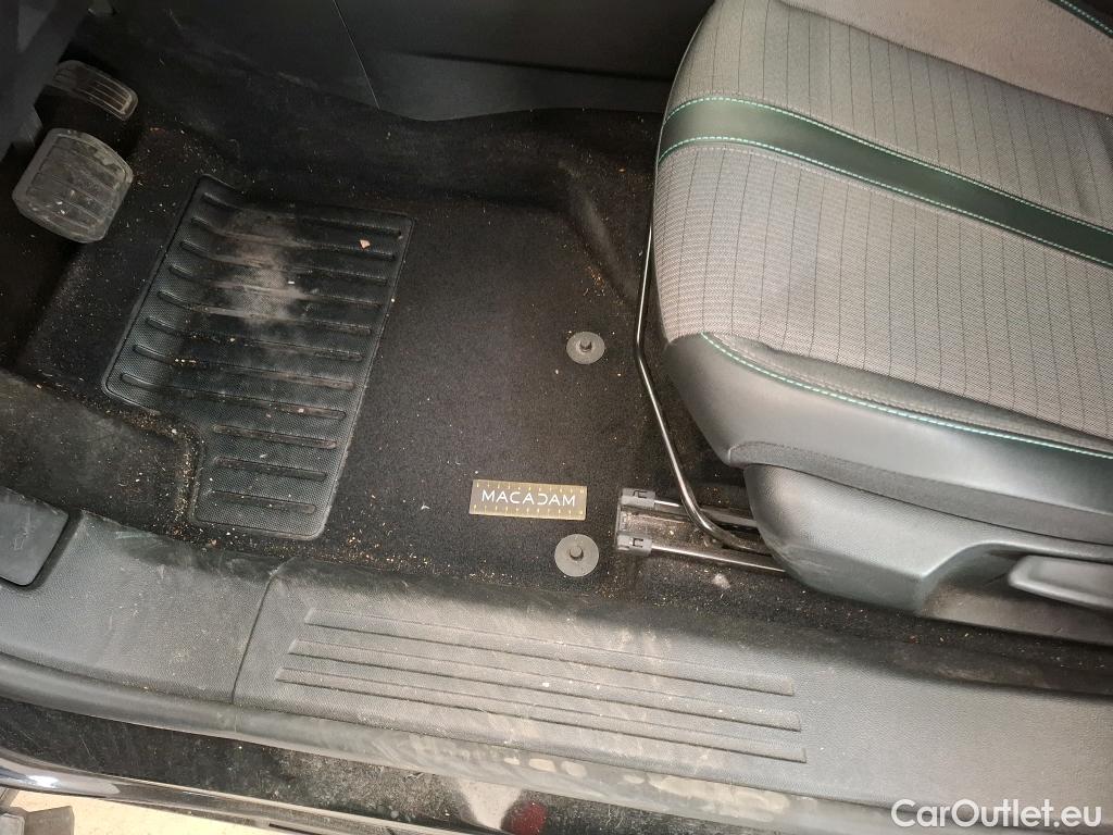  Peugeot  2008  Allure Business 1.2 PureTech 130CV BVA8 E6d #26