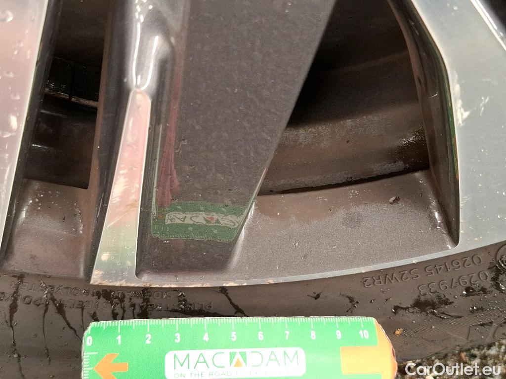  Peugeot  2008  Allure Business 1.2 PureTech 130CV BVA6 E6dT #31