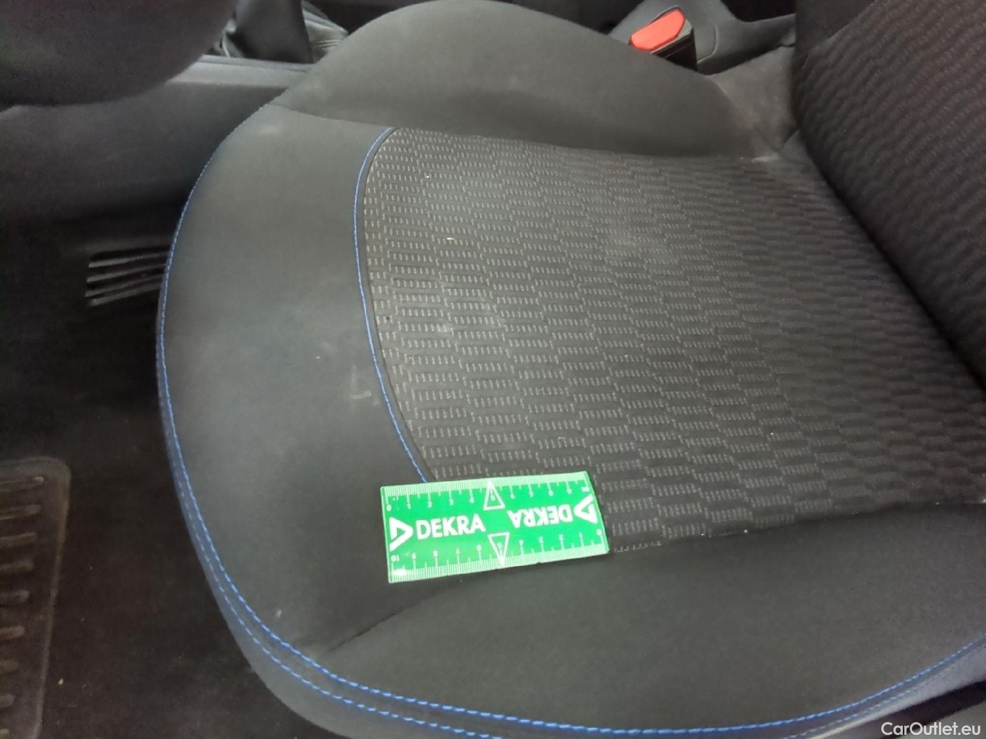  Peugeot  208 PEUGEOT  5p Berline Puretech 82 Signature #5