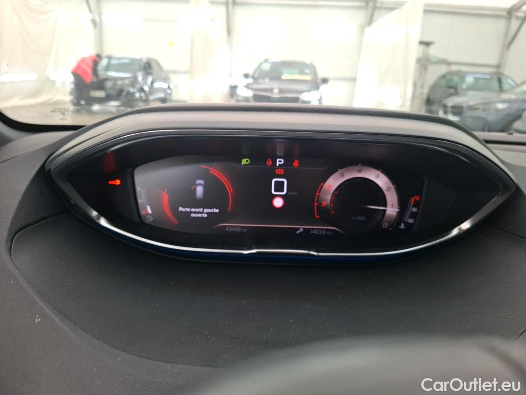  Peugeot  3008 PEUGEOT  / 2020 / 5P / SUV PureTech 130 S&S EAT8 GT #44