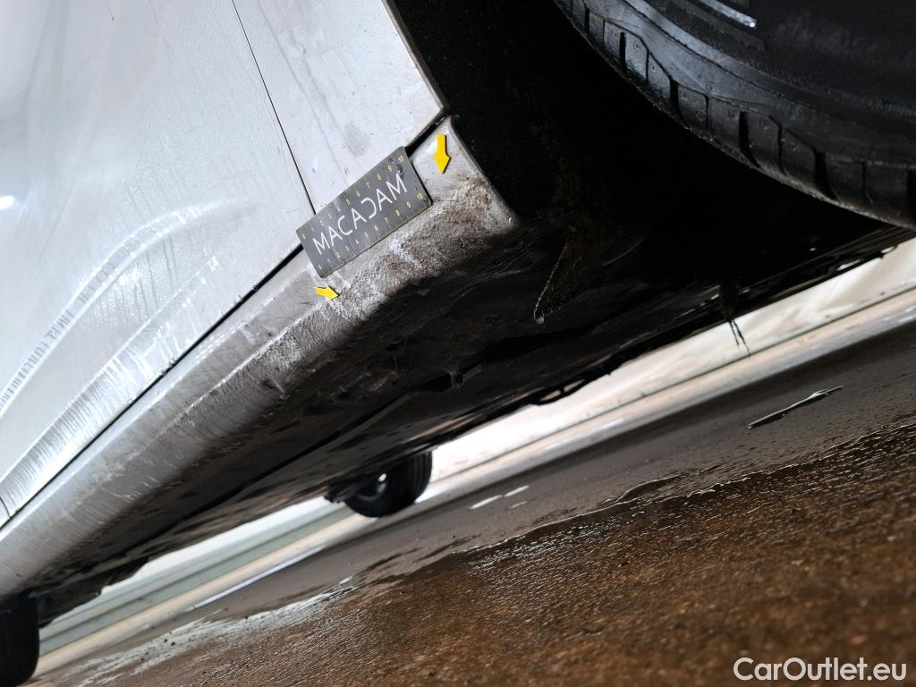  Renault  Megane RENAULT Mégane Berline / 2020 / 5P / Berline evolution Blue dCi 115 #16