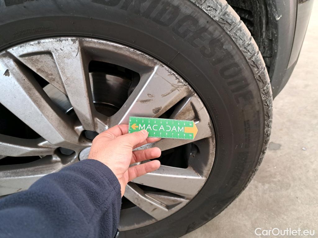  Peugeot  5008  Active Business 1.2 PureTech 130CV BVA8 E6dT #60