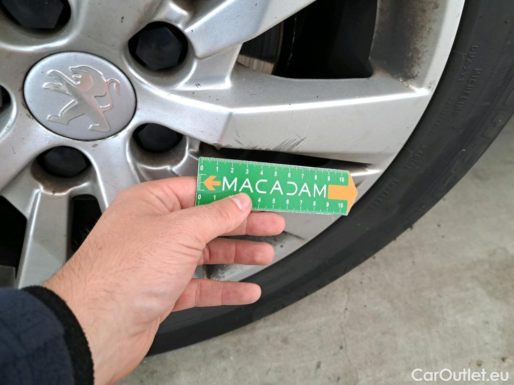  Peugeot  5008  Active Business 1.2 PureTech 130CV BVA8 E6dT #55