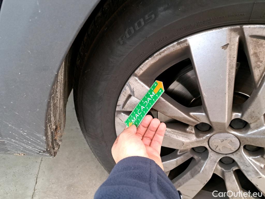  Peugeot  5008  Active Business 1.2 PureTech 130CV BVA8 E6dT #61