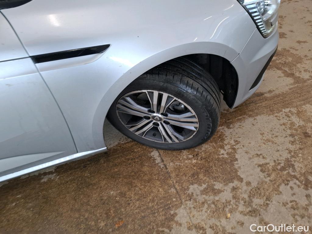  Renault  Megane RENAULT Mégane Berline / 2020 / 5P / Berline evolution Blue dCi 115 #17