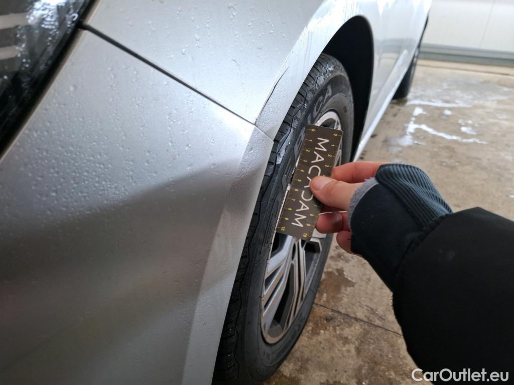  Renault  Megane RENAULT Mégane Berline / 2020 / 5P / Berline evolution Blue dCi 115 #9