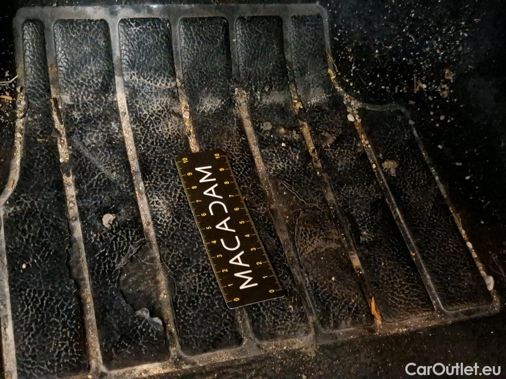  Renault  Megane RENAULT Mégane Berline / 2020 / 5P / Berline evolution Blue dCi 115 #26