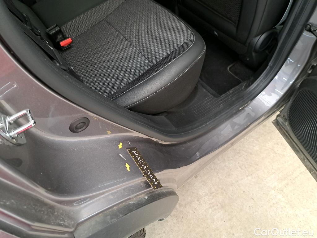  Renault  Captur  II Intens 1.6 E-TECH Plug-in 160CV BVA6 E6d #3