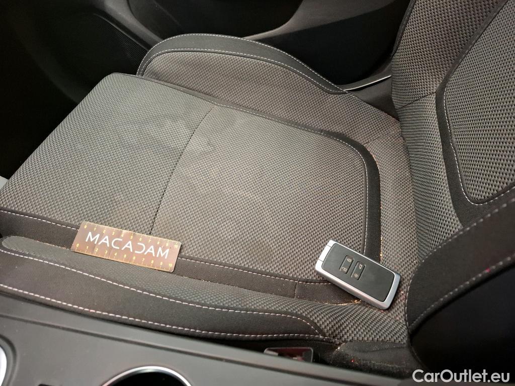  Renault  Megane RENAULT Mégane Berline / 2020 / 5P / Berline evolution Blue dCi 115 #31