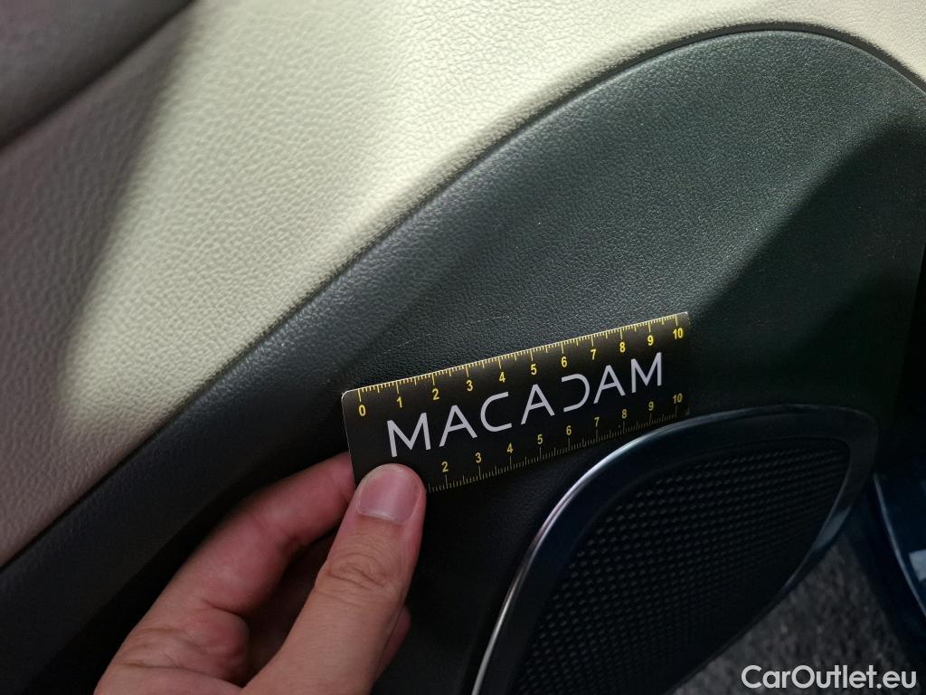  Renault  Captur RENAULT  / 2017 / 5P / Crossover Intens TCe 150 EDC FAP #17