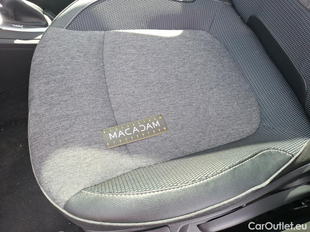  Renault  Captur RENAULT  / 2017 / 5P / Crossover Intens TCe 150 EDC FAP #21