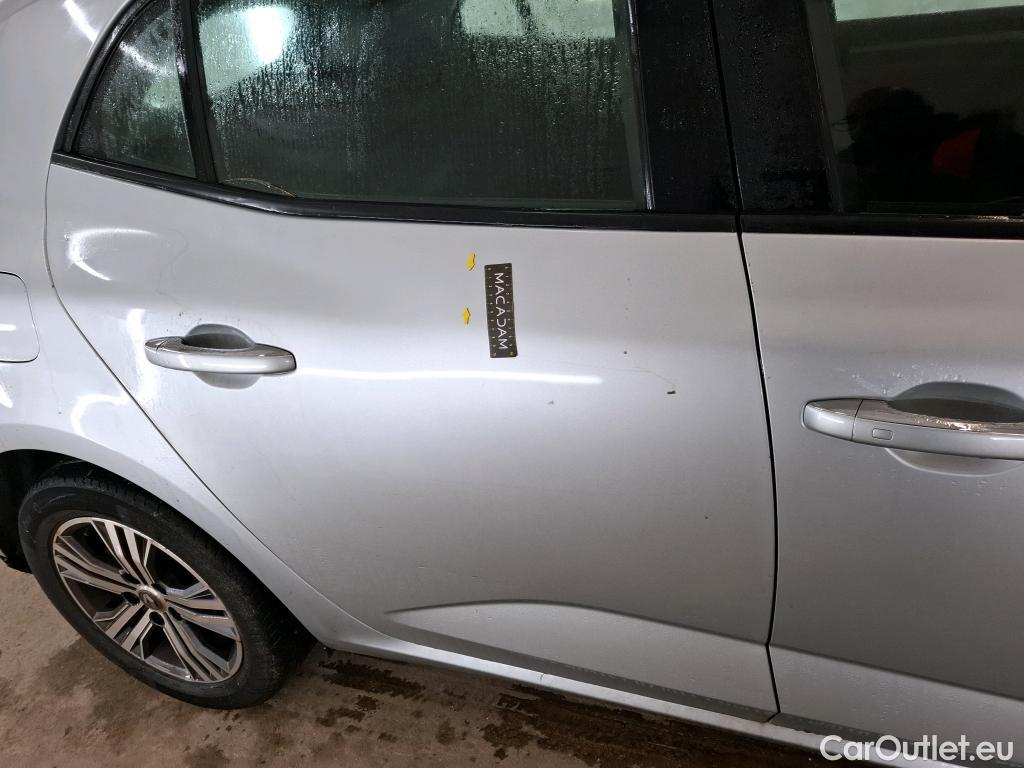  Renault  Megane RENAULT Mégane Berline / 2020 / 5P / Berline evolution Blue dCi 115 #29