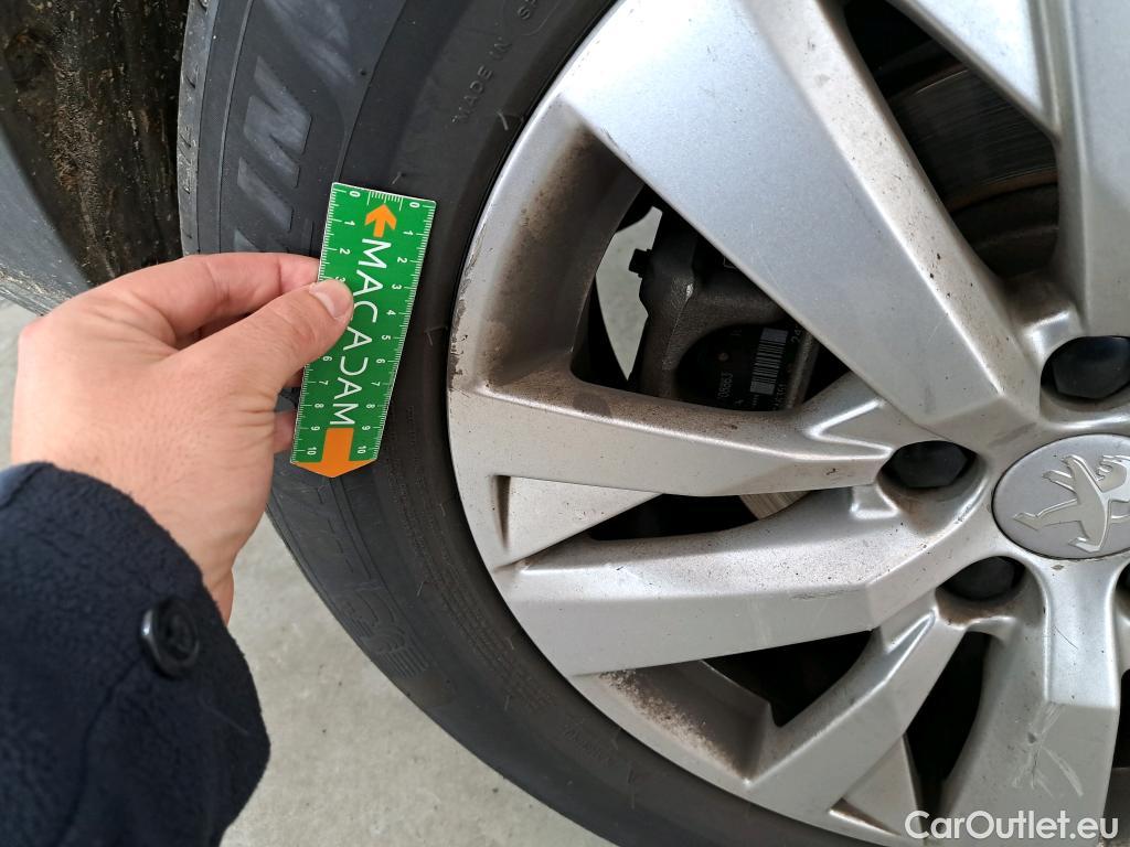  Peugeot  5008  Active Business 1.2 PureTech 130CV BVA8 E6dT #56