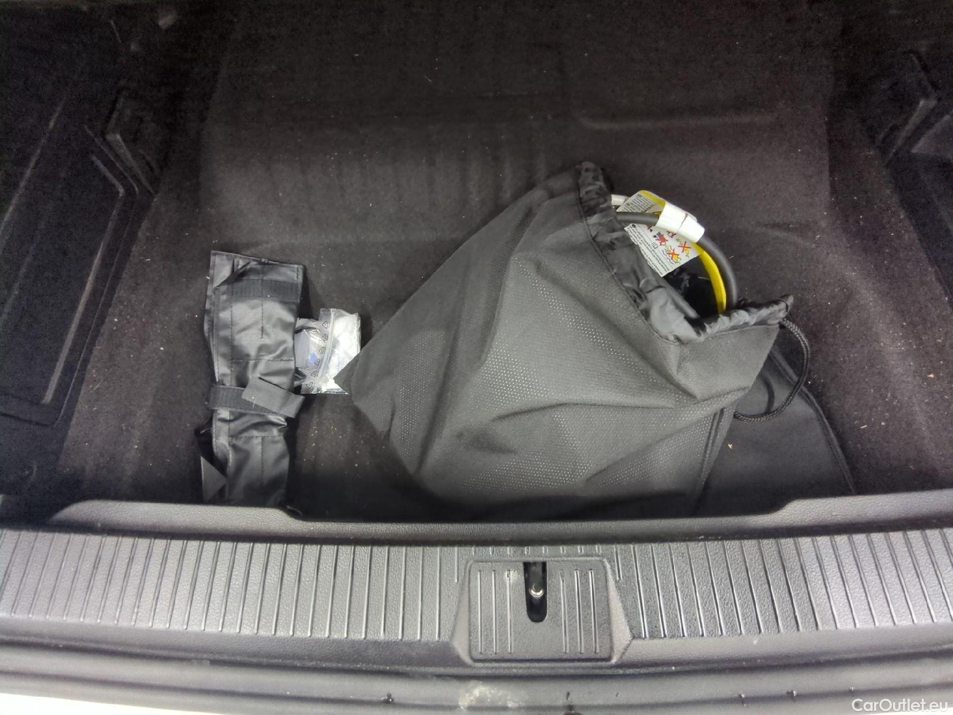  Volkswagen  Passat VOLKSWAGEN  SW / 2019 / 5P / Break 1.4 TSI DSG HYBRIDE REC SW GTE BUSINESS(SL) #2