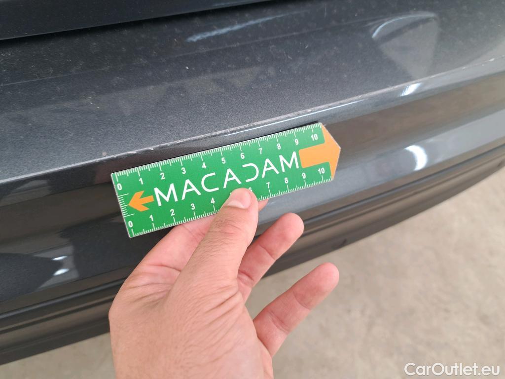  Volkswagen  Tiguan VOLKSWAGEN  / 2016 / 5P / SUV 1.5 TSI 150 EVO DSG7 Confortline #9