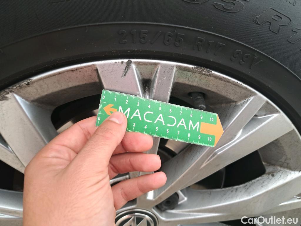  Volkswagen  Tiguan VOLKSWAGEN  / 2016 / 5P / SUV 1.5 TSI 150 EVO DSG7 Confortline #15