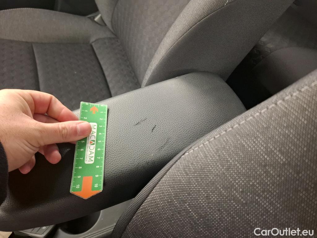  Toyota  Yaris TOYOTA  Hybride / 2019 / 5P / Berline Hybride 116h France Business Stage Acad #13