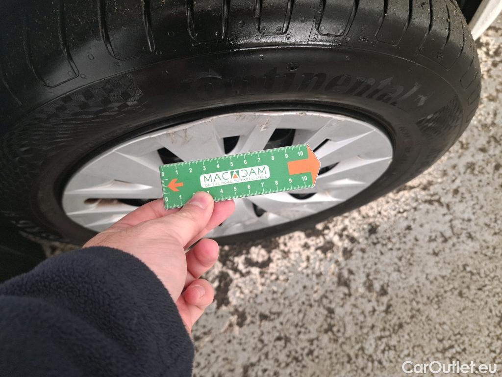  Toyota  Yaris TOYOTA  Hybride / 2019 / 5P / Berline Hybride 116h France Business Stage Acad #9