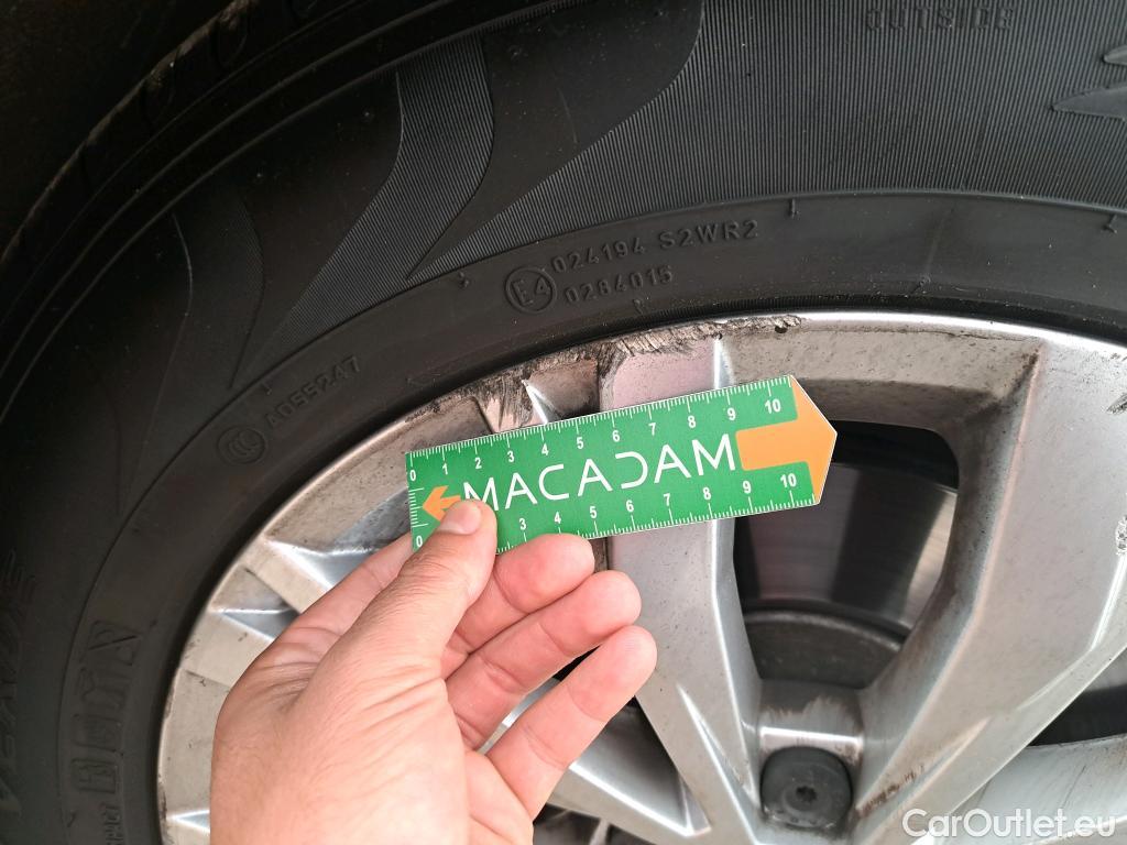  Volkswagen  Tiguan VOLKSWAGEN  / 2016 / 5P / SUV 1.5 TSI 150 EVO DSG7 Confortline #14