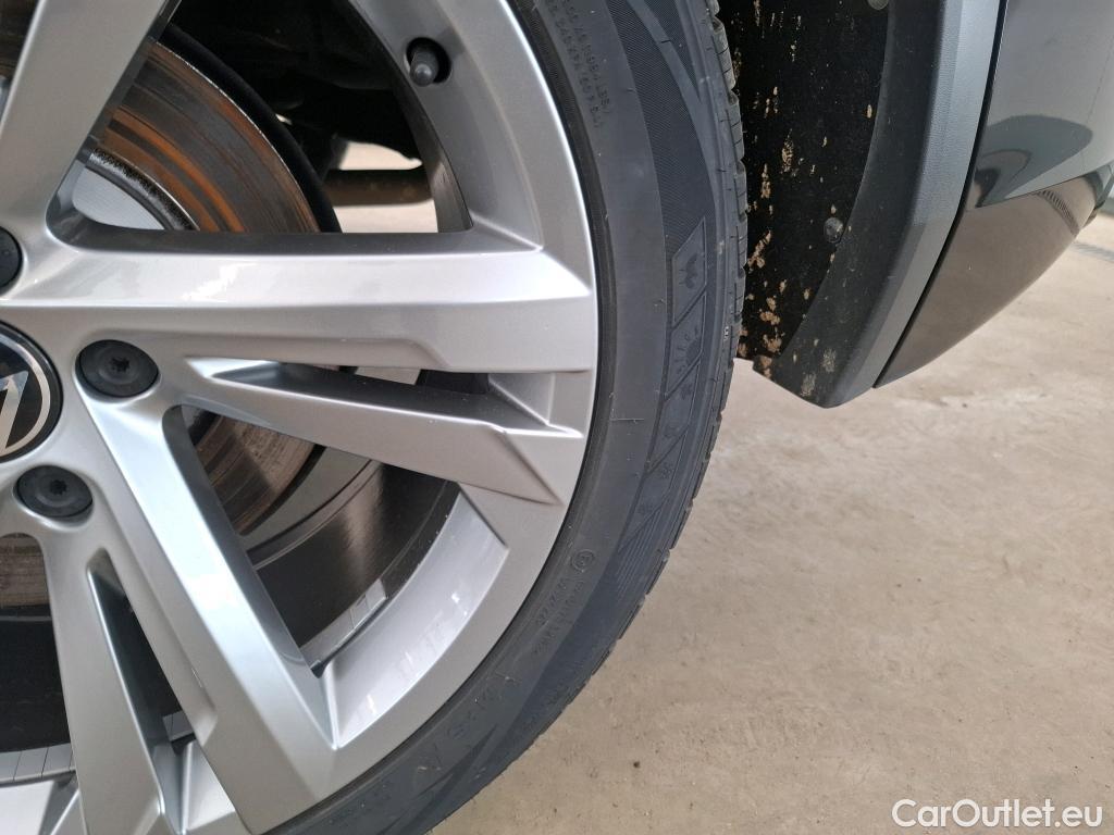  Volkswagen  Tiguan VOLKSWAGEN  / 2020 / 5P / SUV 1.4 eHybrid 245 DSG6 R-Line #7