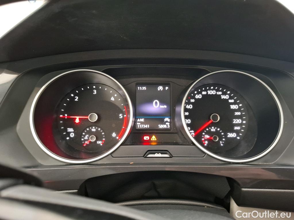  Volkswagen  Tiguan VOLKSWAGEN  Allspace / 2017 / 5P / SUV 2.0 TDI 150 DSG7 Confortline Business #36