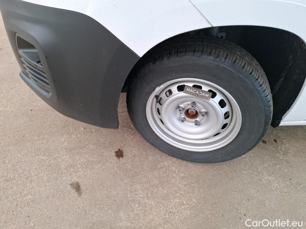  Citroen  Berlingo CITROEN  Van / 2018 / 4P / Fourgonnette Taille M 650kg PureTech 110 S&S BVM #1