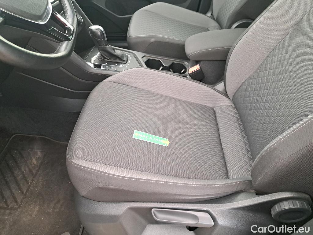  Volkswagen  Tiguan VOLKSWAGEN  / 2016 / 5P / SUV 1.5 TSI 150 EVO DSG7 Confortline #19