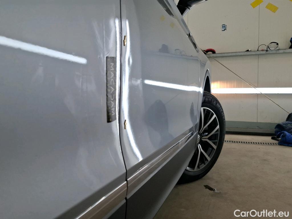  Volkswagen  Tiguan VOLKSWAGEN  Allspace / 2017 / 5P / SUV 2.0 TDI 150 DSG7 Confortline Business #4