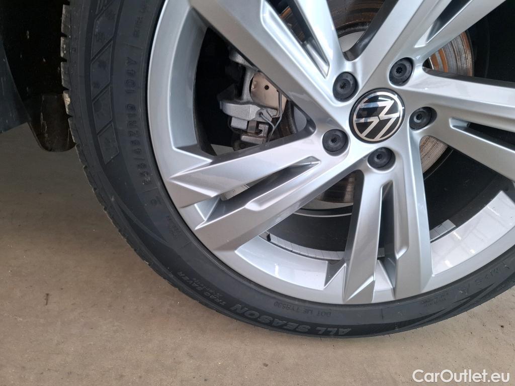  Volkswagen  Tiguan VOLKSWAGEN  / 2020 / 5P / SUV 1.4 eHybrid 245 DSG6 R-Line #8