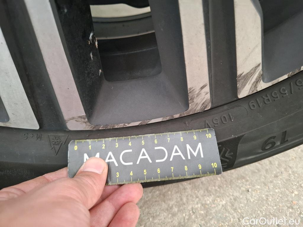  Volvo  XC60 VOLVO   2021  5P  SUV B4 AWD 197 Geartro 8 Inscrip Luxe #3