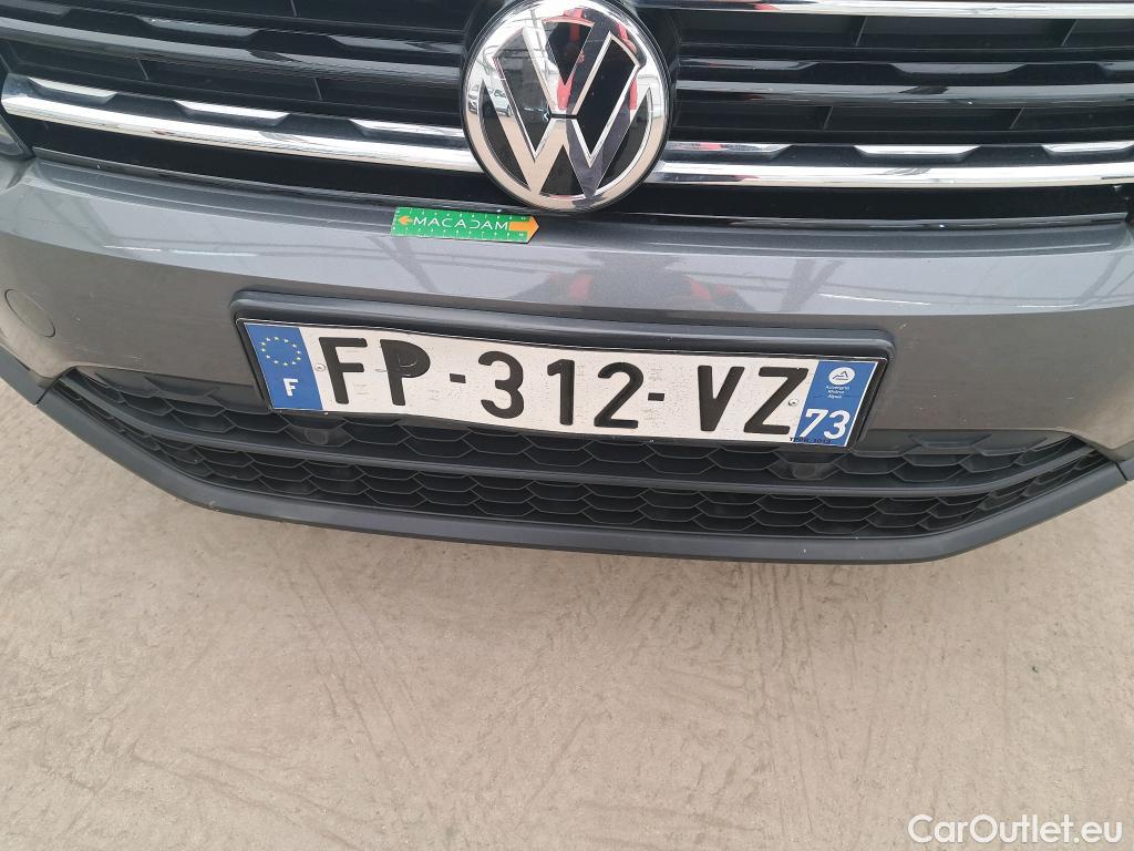  Volkswagen  Tiguan VOLKSWAGEN  / 2016 / 5P / SUV 1.5 TSI 150 EVO DSG7 Confortline #17