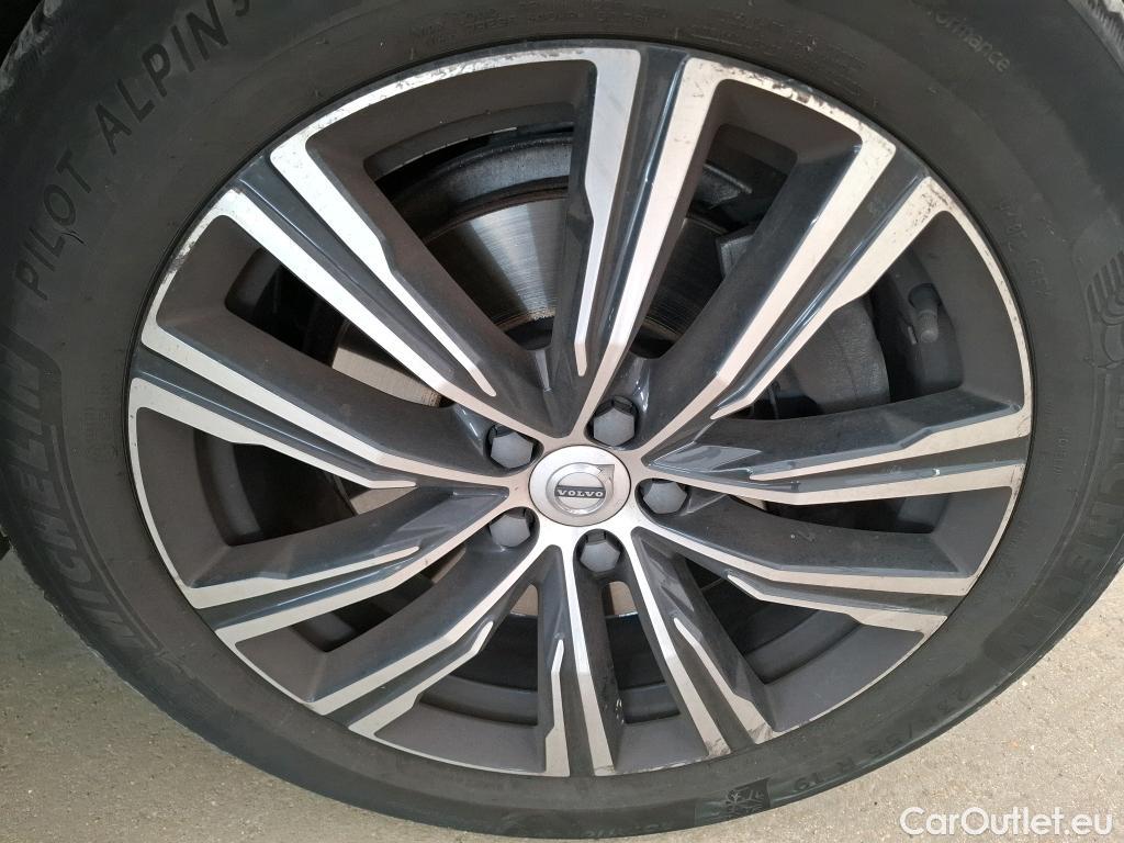  Volvo  XC60 VOLVO   2021  5P  SUV B4 AWD 197 Geartro 8 Inscrip Luxe #2