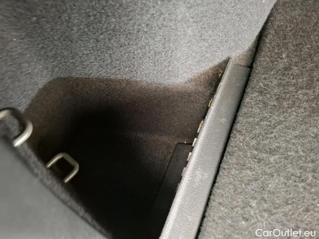  Volkswagen  Tiguan VOLKSWAGEN  / 2020 / 5P / SUV 1.4 eHybrid 245 DSG6 R-Line #12