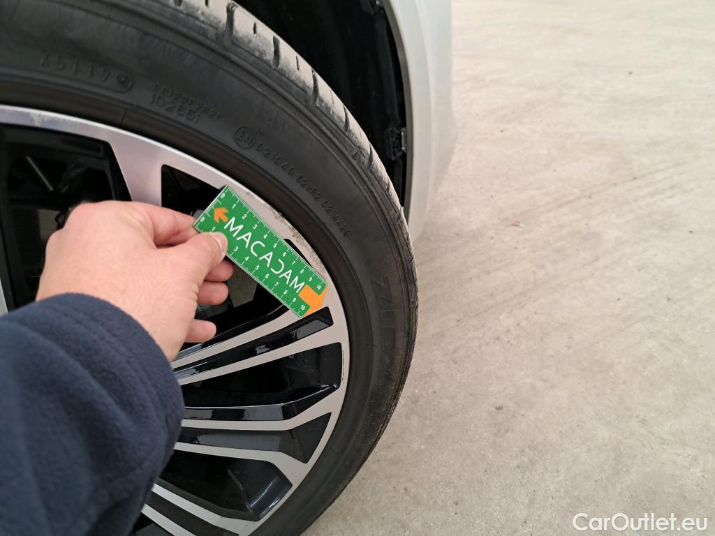  Toyota  Corolla TOYOTA  / 2018 / 5P / Berline Hybride 122h Design #11